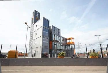 b and a offices in hallen