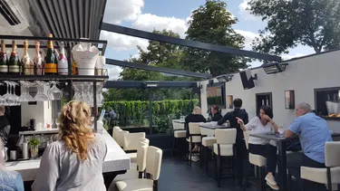 open roof diners