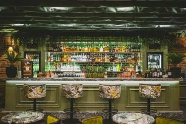 bar front
