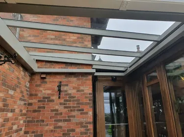 Fixed glass roof