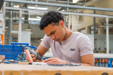 SintLucas Student machines into MEDITE TRICOYA EXTREME for his project