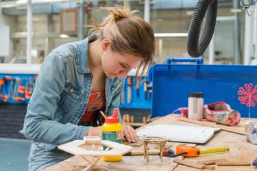 SintLucas student makes a scale model of her project