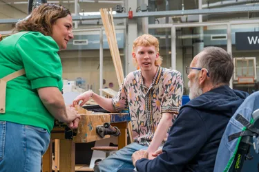 SintLucas student and teacher speak with Vitalis resident about their project