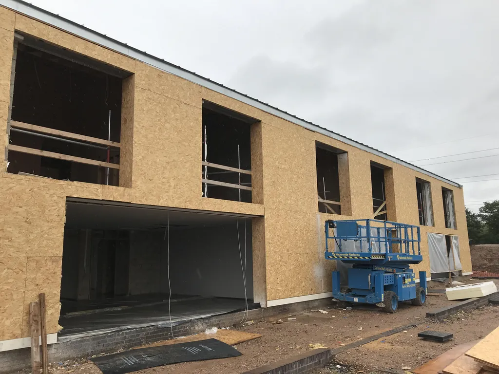 Les panneaux OSB/4 SMARTPLY ULTIMA aident à transformer des granges en maisons ultramodernes